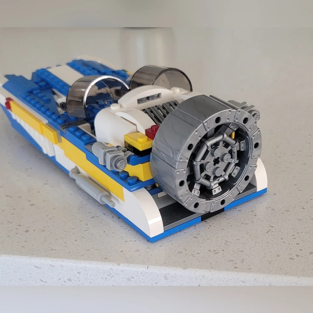 LEGO Creator Aviation Adventures 31011 Sleek Speedboat - Picture 3 of 5